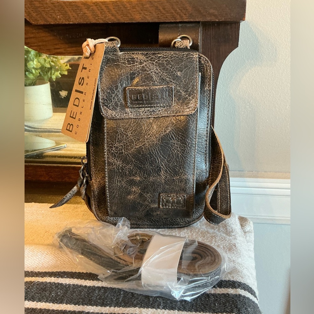 NWT Bed Stu Leather Alelike Crossbody Wristlet Phone Wallet Black Lux MSRP $185 - Picture 4 of 16